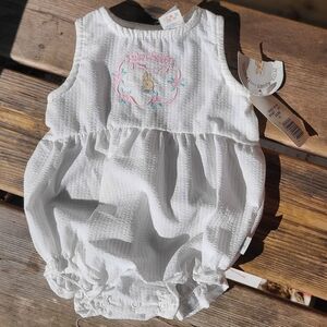 PETER RABBIT SZ S NWT WHITE w/ PETER RABBIT 🐇 aplique bubble Sleeveless romper